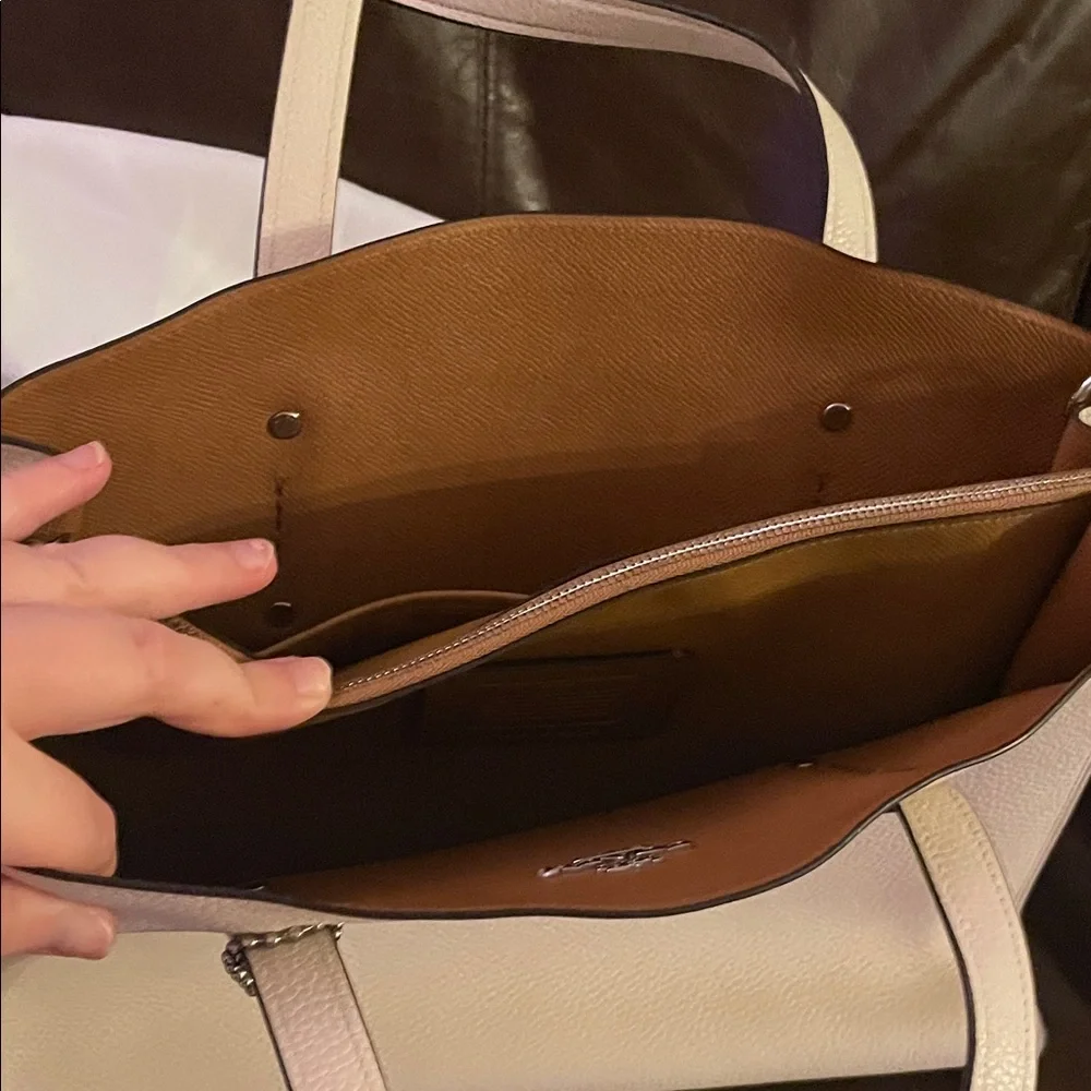 2017 Coach Charlie Carryall handbag Tote with Dust Bag
Polished Pebble Leather - Picture 5 of 6